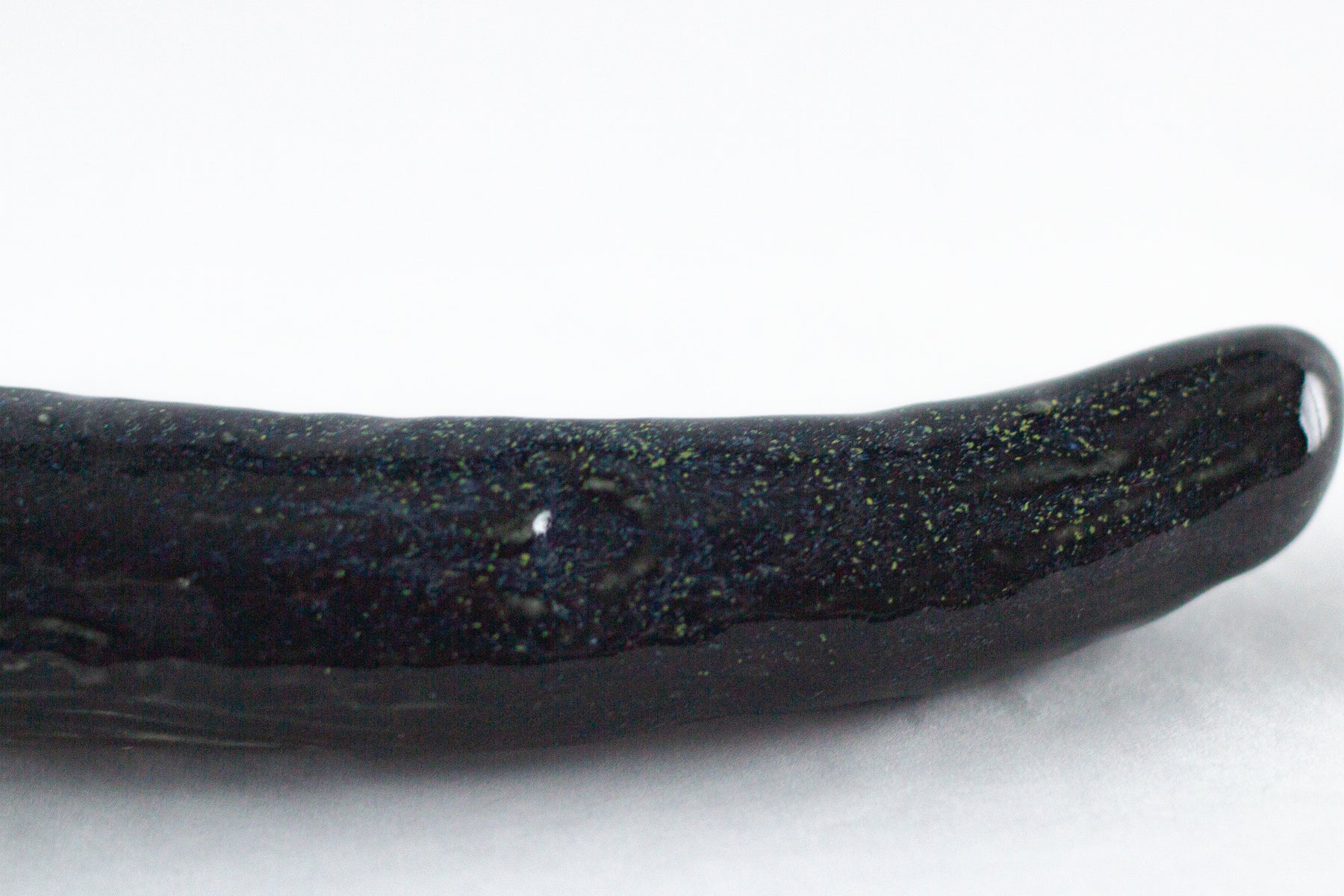Gode en céramique - Le concombre noir épicé de La Mère Michet