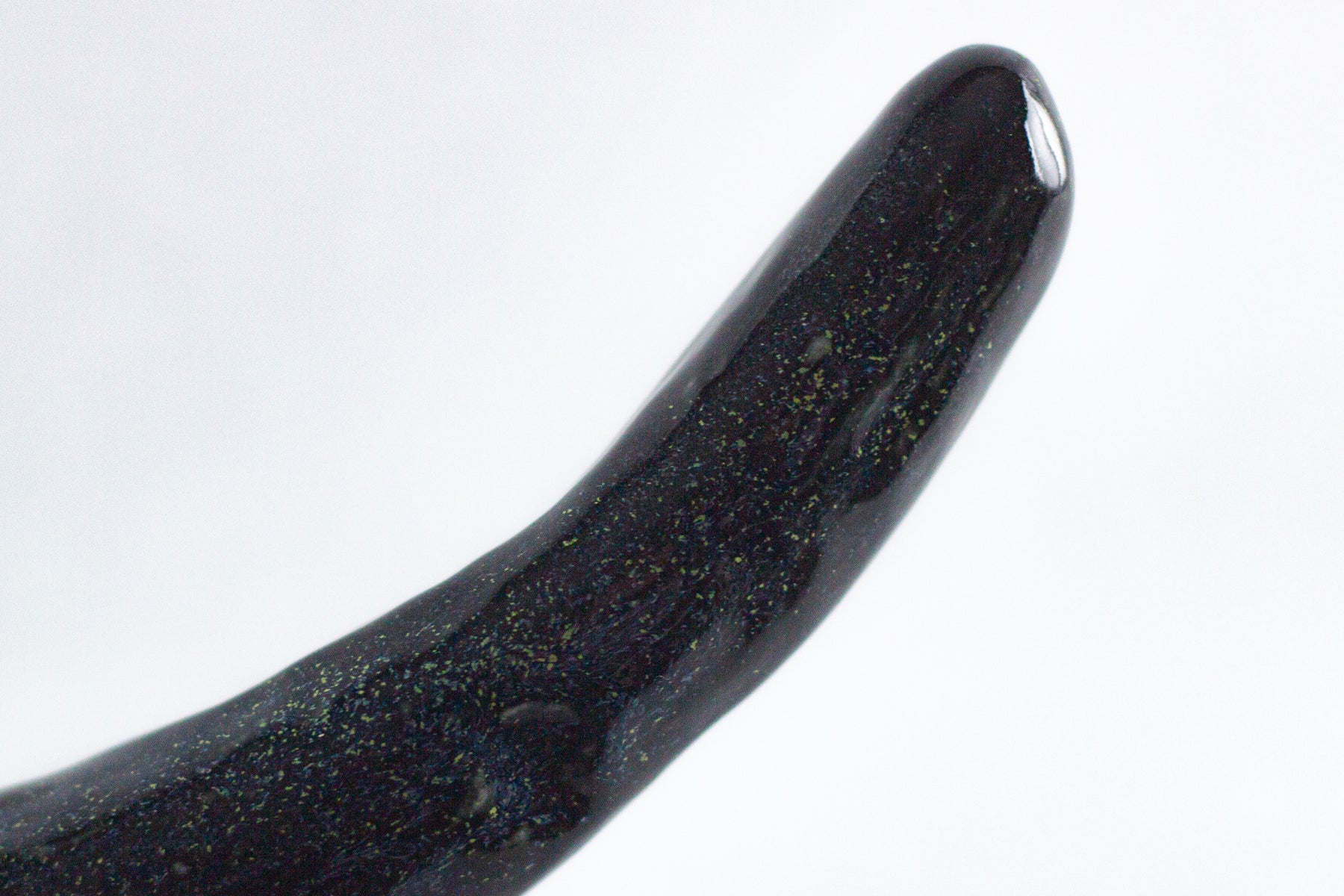 Gode en céramique - Le concombre noir épicé de La Mère Michet