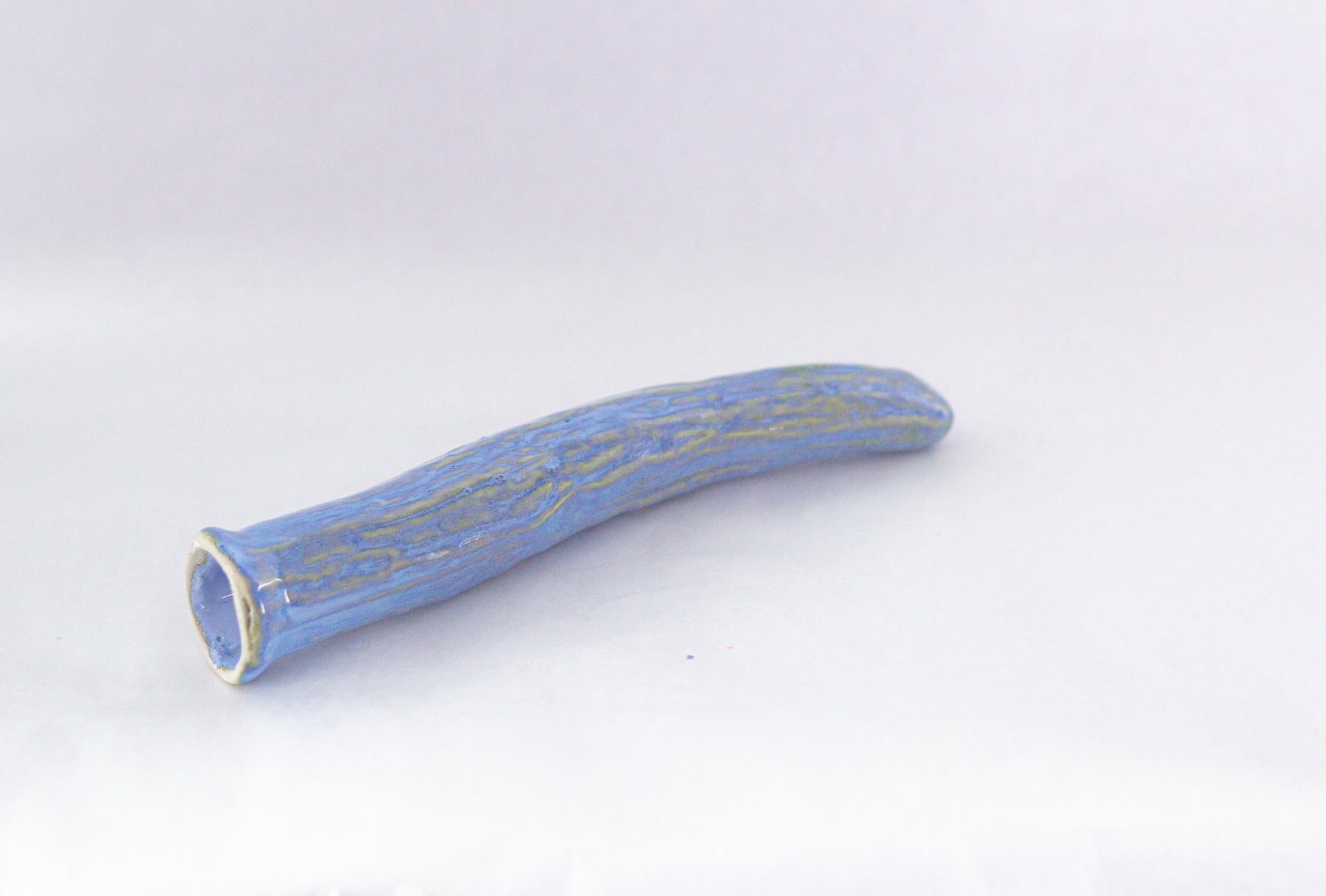Gode en céramique - Le concombre bleu lavande de La Mère Michet