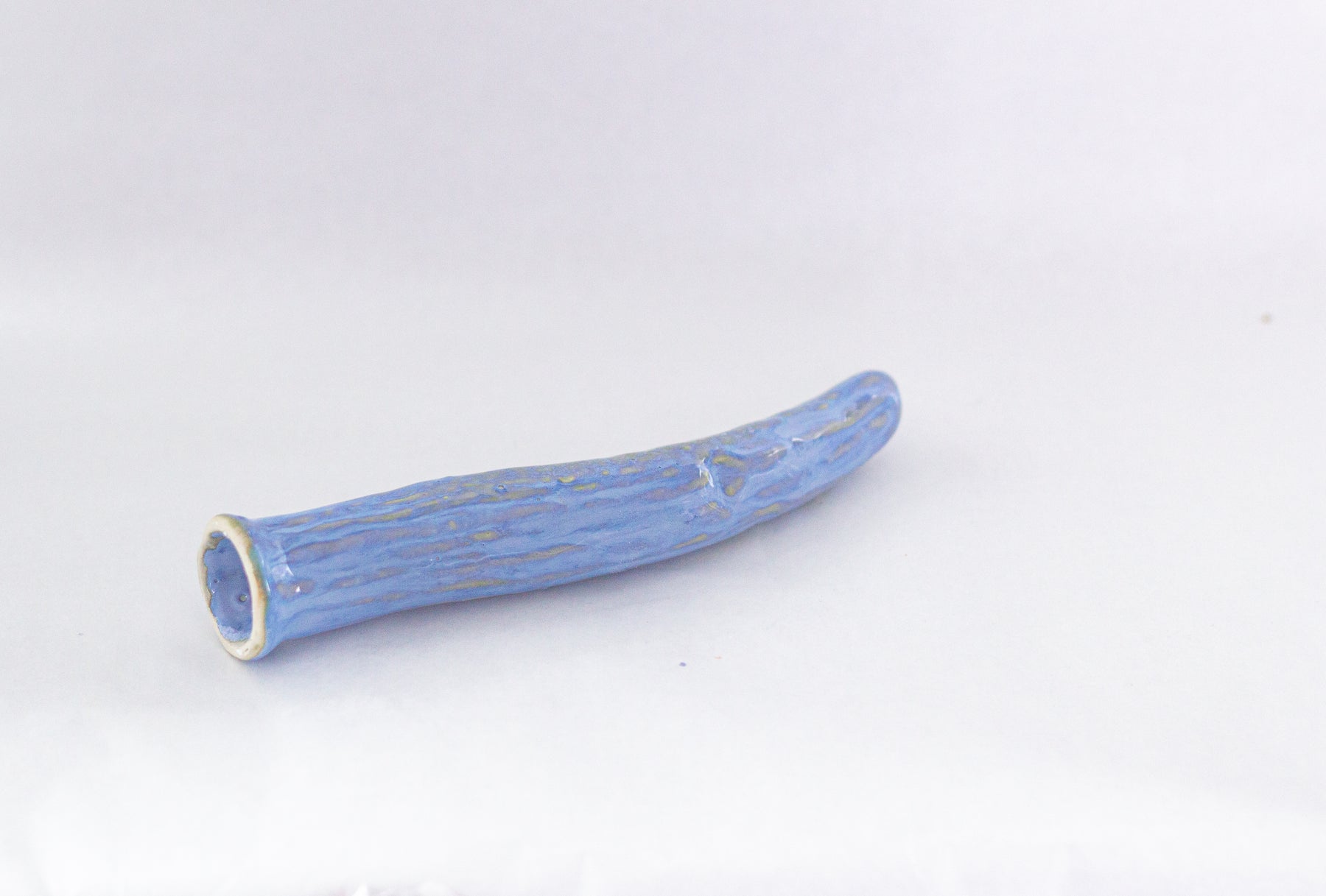 Gode en céramique - Le concombre bleu lavande de La Mère Michet